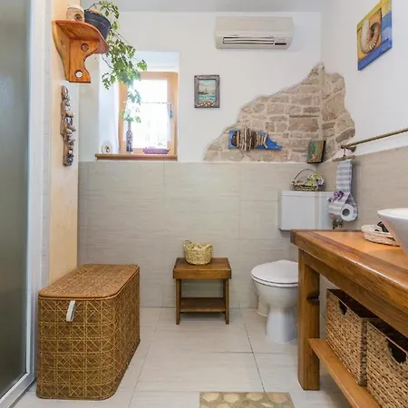 Mit Privatpool Fuer 6 Personen Ca 140 Qm In Svetvincenat, Istrien Binnenland Von Istrien Holiday home