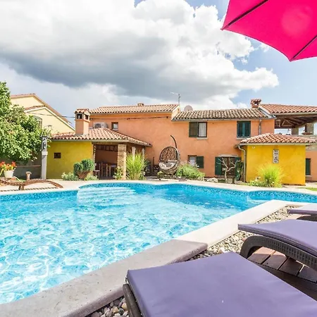 Mit Privatpool Fuer 6 Personen Ca 140 Qm In Svetvincenat, Istrien Binnenland Von Istrien *